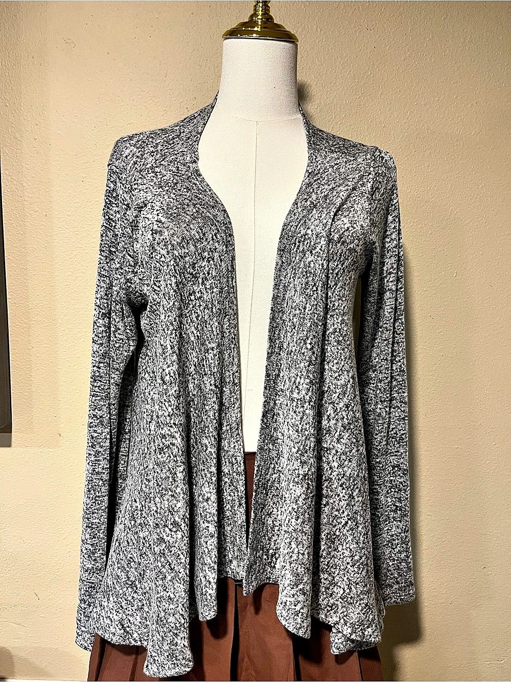 Free Kisses Gray Black Open Front Cardigan Size XL Like New